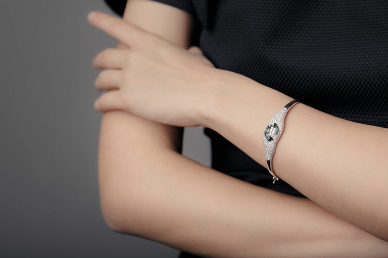 Types of event bracelets and tips for choosing one